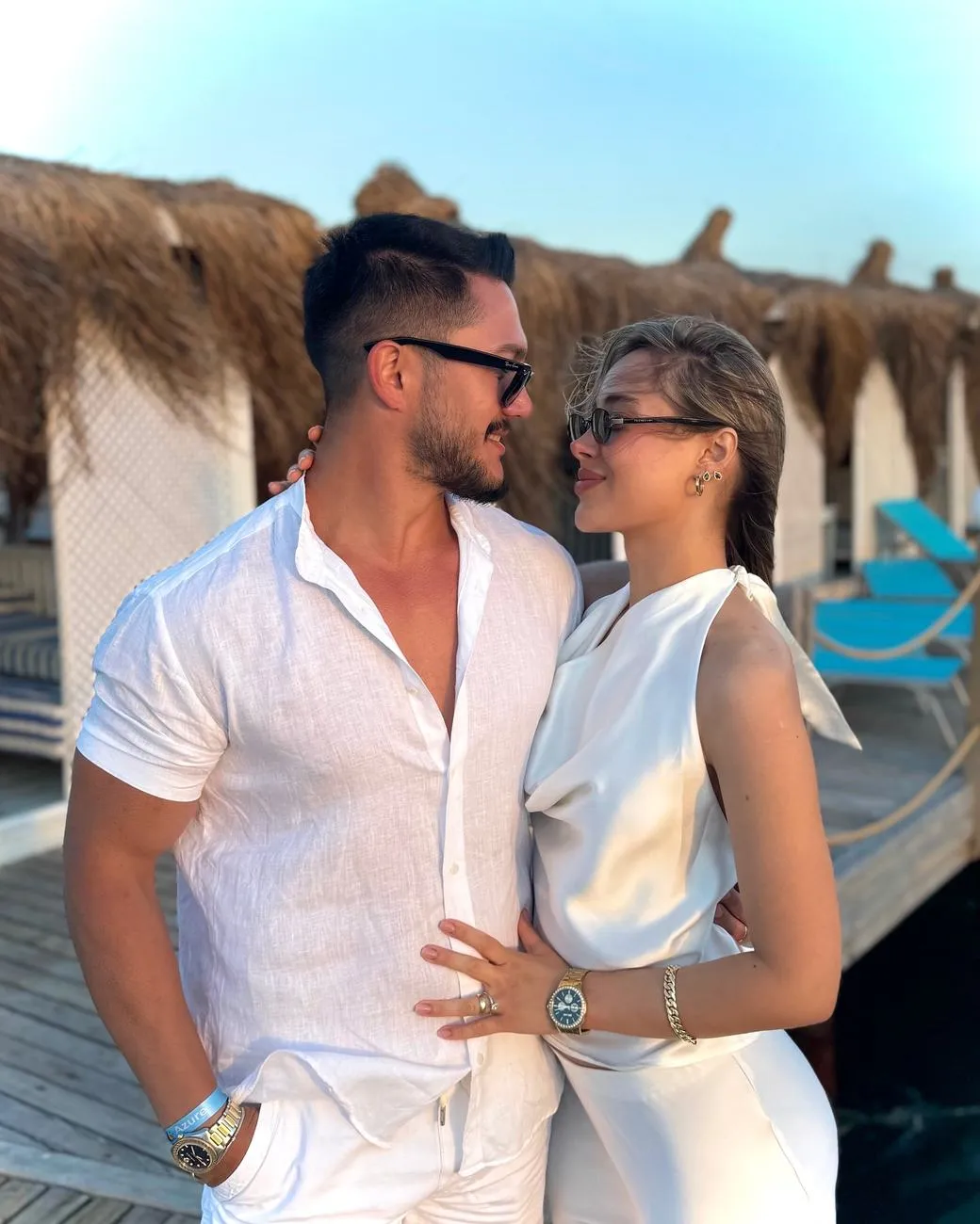 Bodrum'da Ali Can ve eşi Gonxha