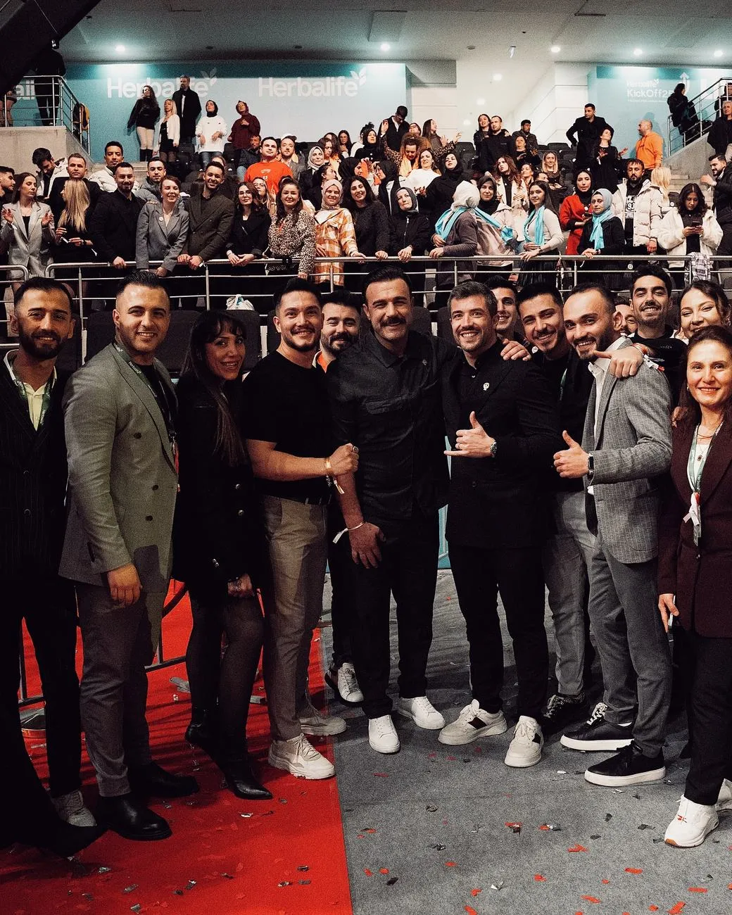 Kickoff 2025'te ekip fotoğrafı